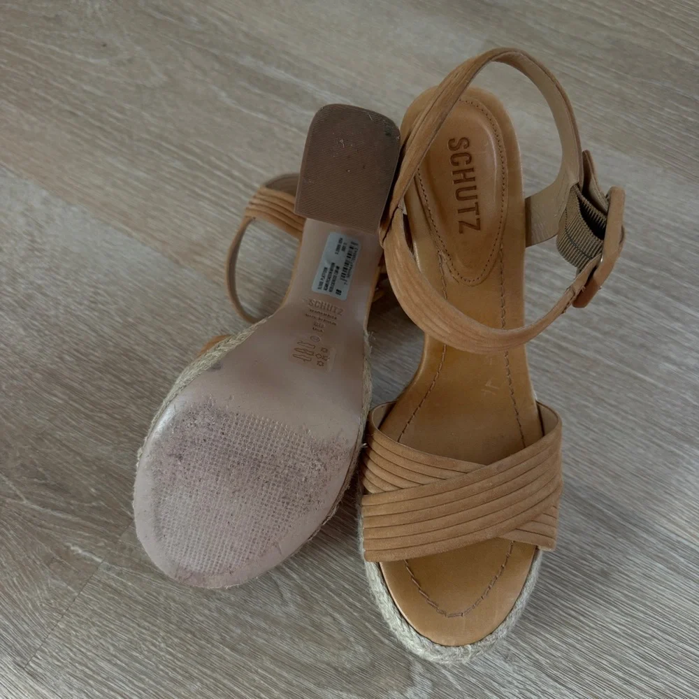 SCHUTZ chunky platform